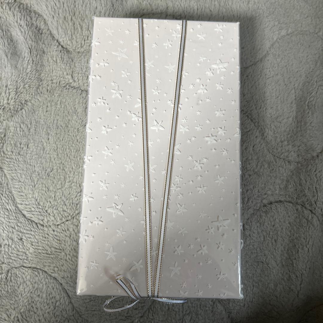 Trooms 革のミモザ色チョコ長財布（金の包み紙）