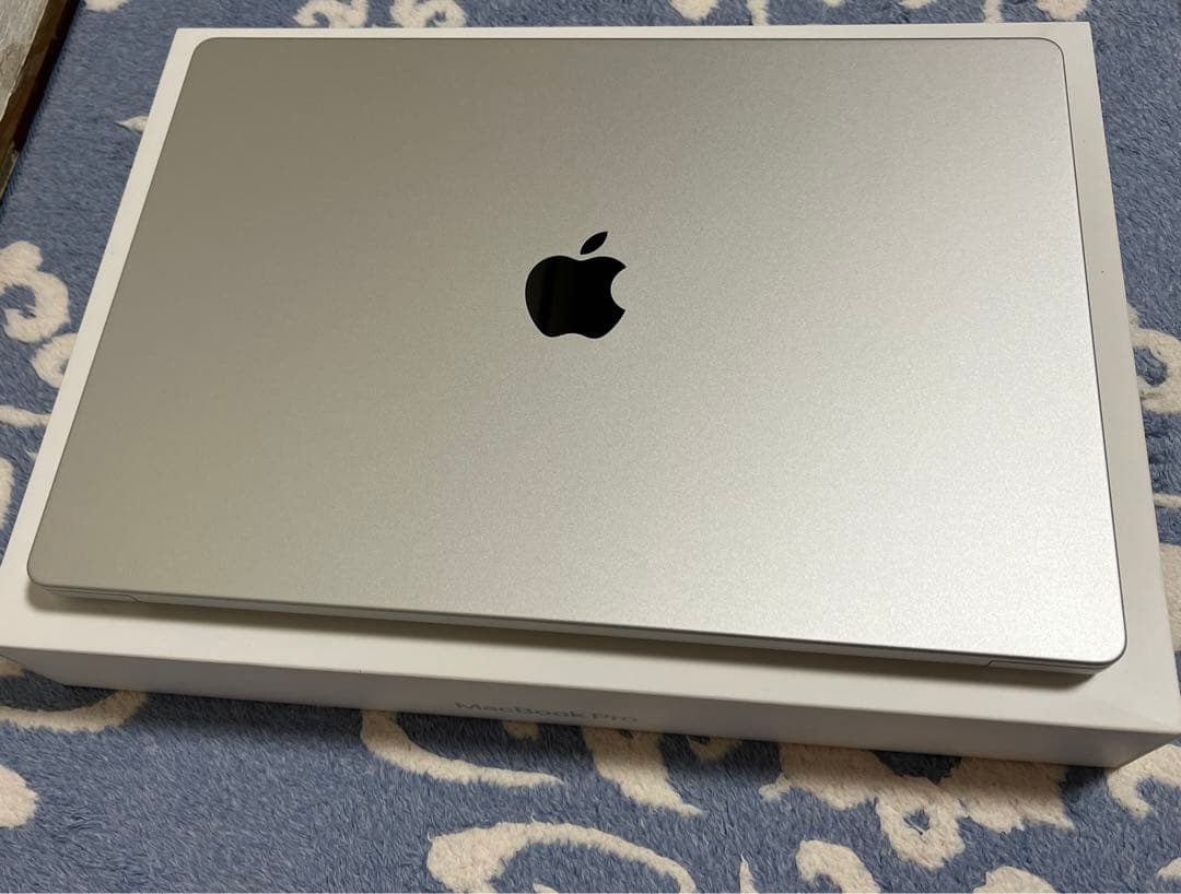 新品同様 MacBook Pro M2 Pro 16.2 16GB/512GB