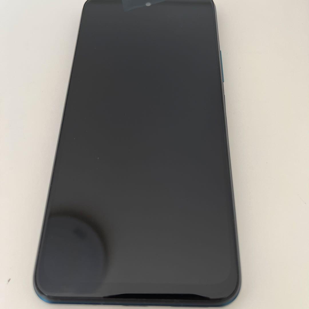 青色スマートフォン USB-C ヘッドフォンジャック