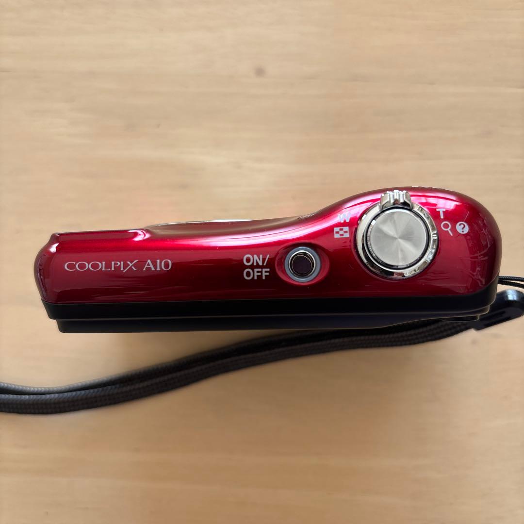 ニコン　COOLPIX A10 レッド　美品