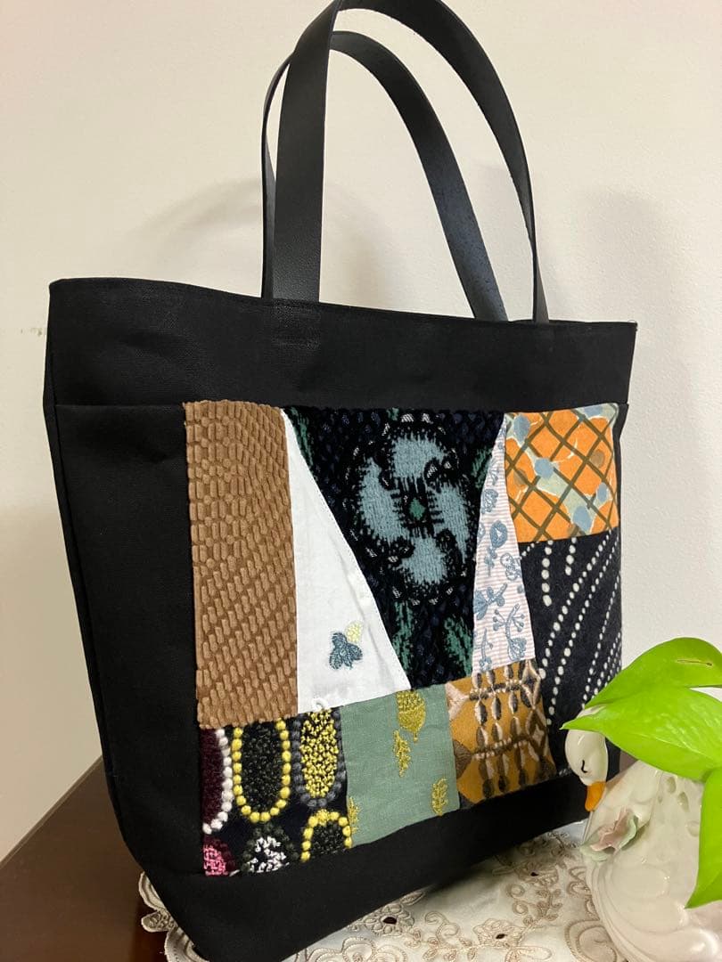 ミナペルホネン　牛革持ち手の大きなトートバッグ