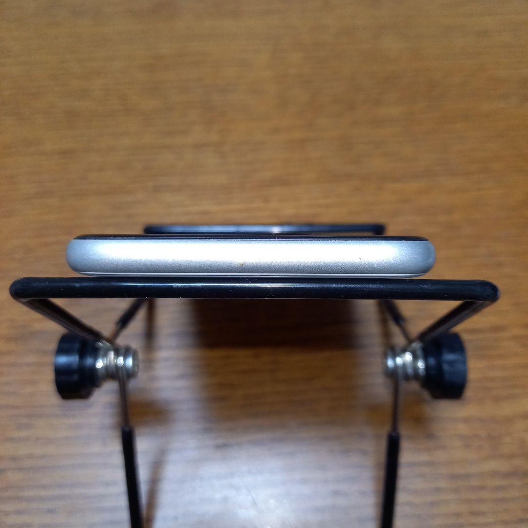 ④iPhone SE2 64GB ホワイト