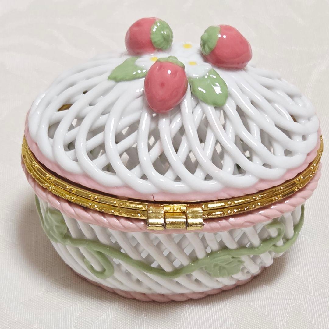 マザーガーデン　いちご　小物入れ　箱　陶器　キャニスター　廃盤　平成レトロ