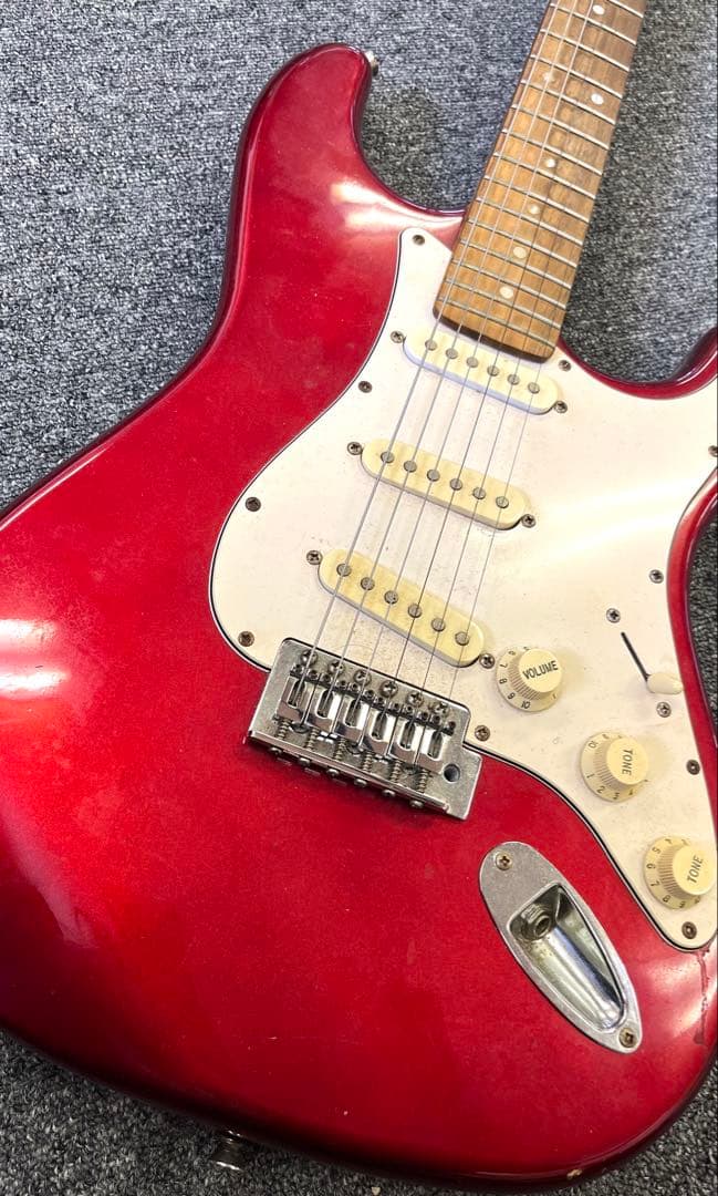 J39 SELDER エレキギター 赤