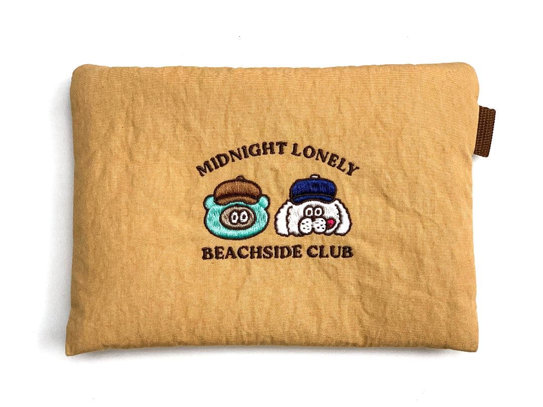 たぬきゅん × mas. FLUFFY ENVELOPE POUCH