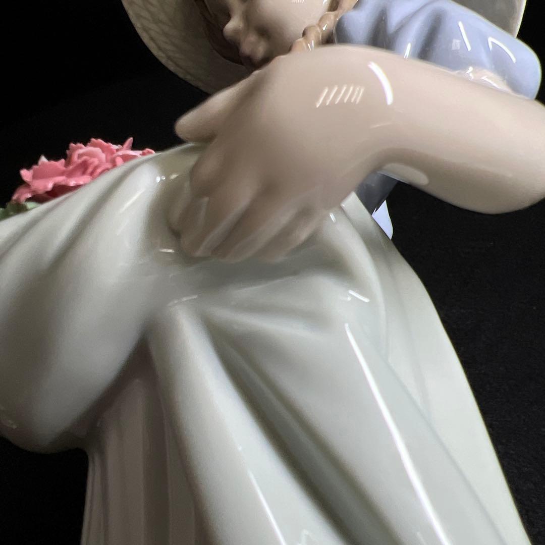 リヤドロ「たくさん摘めたよ！」　共箱　高さ約25㎝　東Y8-0325☆1F