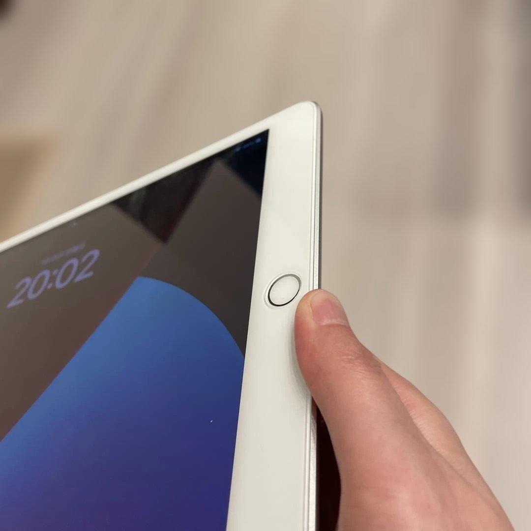 ipad 第8世代　wifi モデル32GB