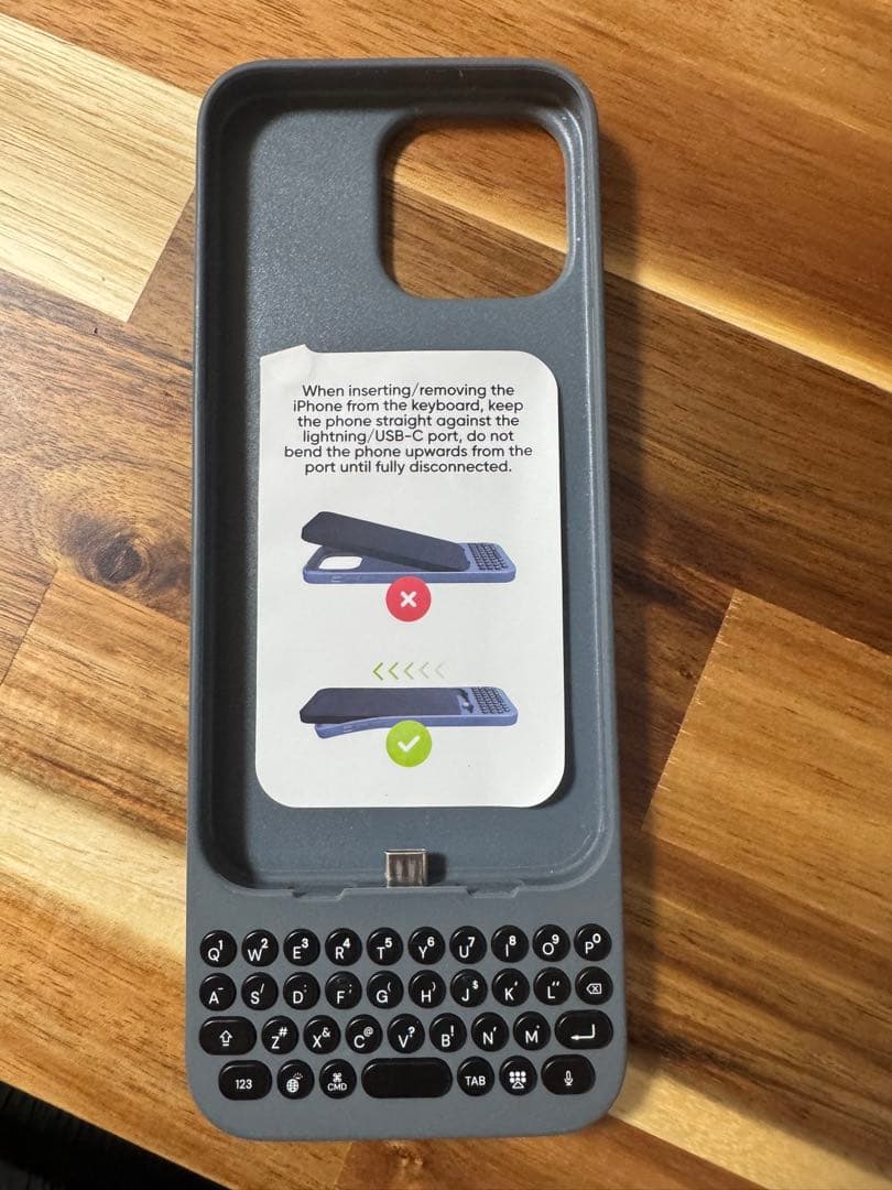 iPhoneアクセサリー Clicks CreatorKeyboard iPhone 15 Pro Max