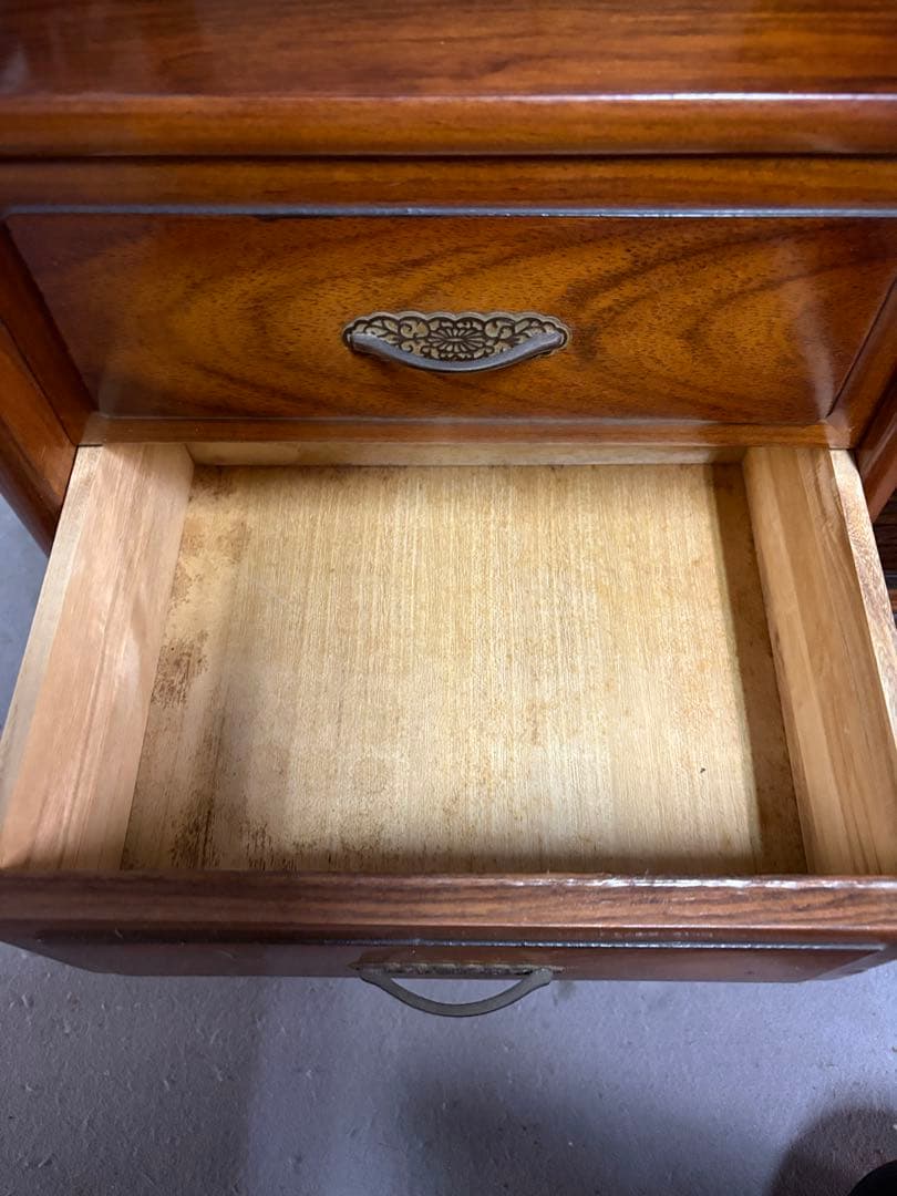 茶箪笥　昭和レトロ　飾り棚　横幅90㎝　奥行38㎝　高さ107.5㎝