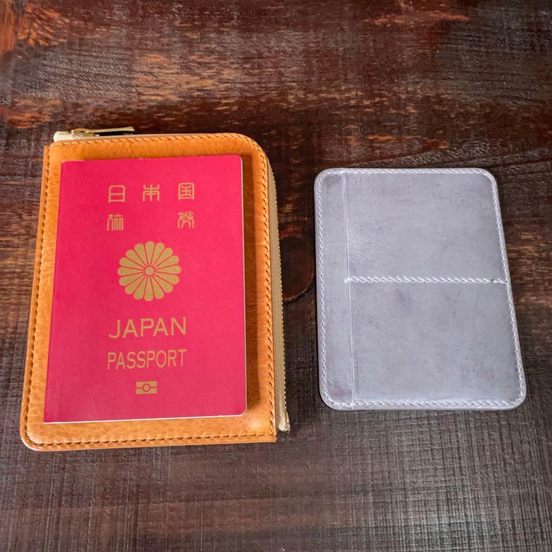 《L字ファスナー型》レザーパスポートケース（ブラウン）