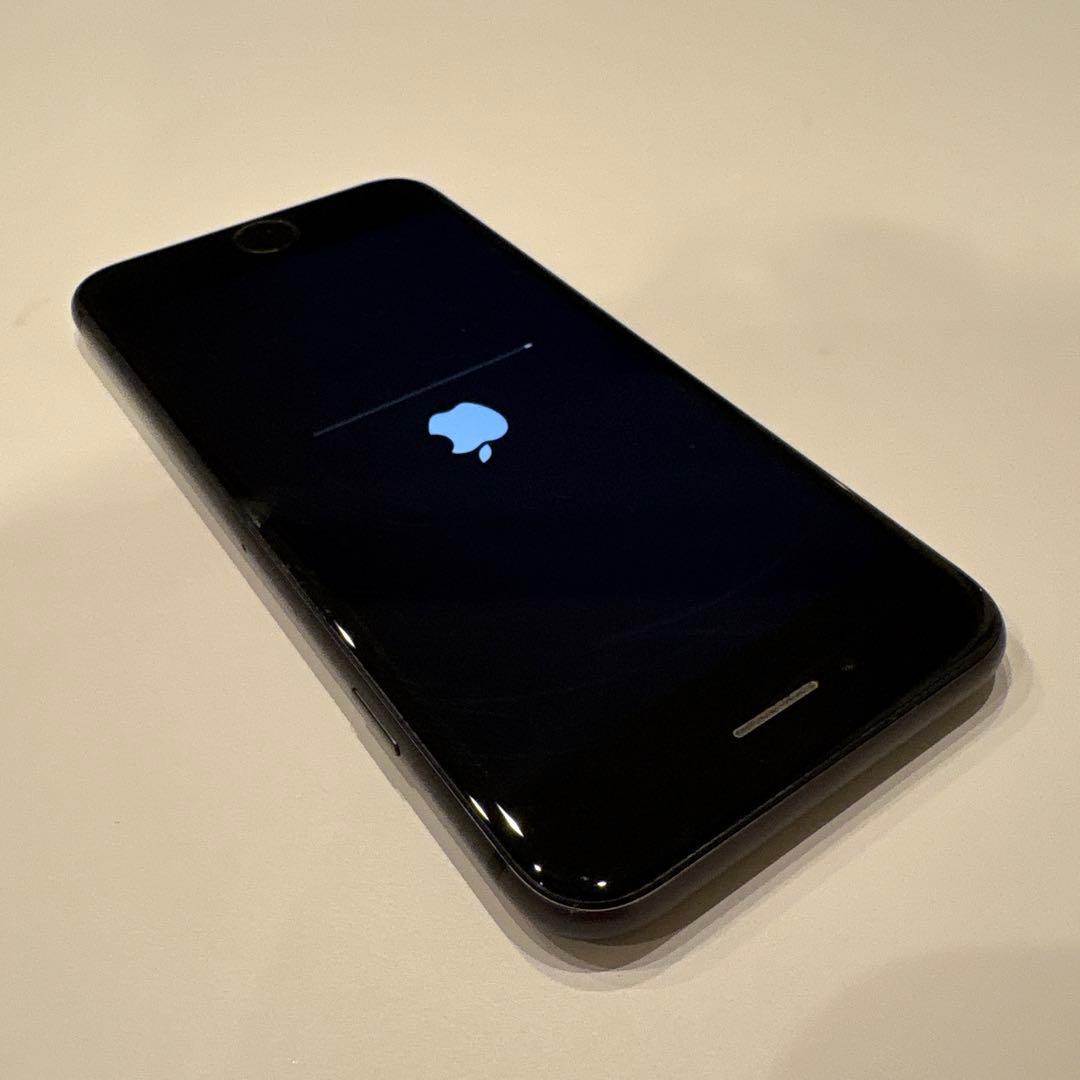 Apple iPhone 8 64GB ブラック