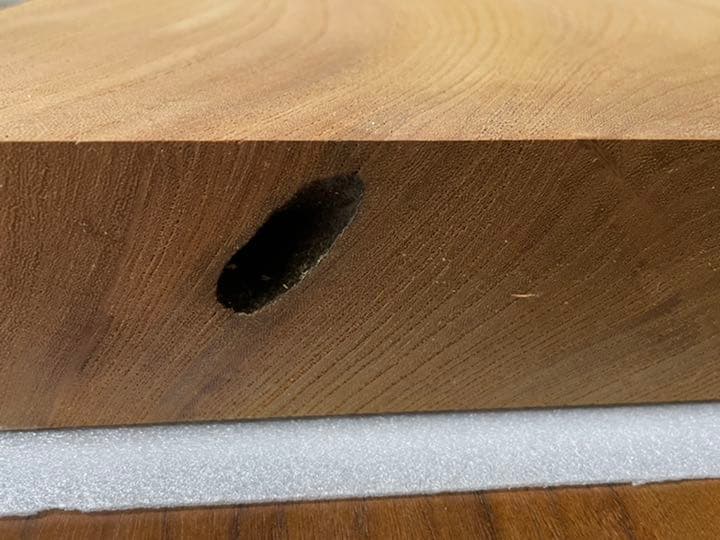欅の無垢板(皮付き)
