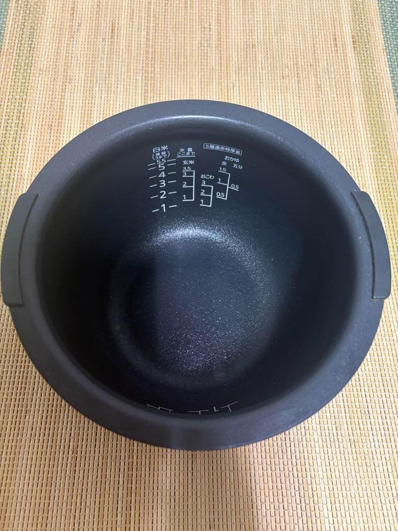 中古　TIGER　タイガー 5.5合 圧力IH炊飯ジャー JPB-W100-W