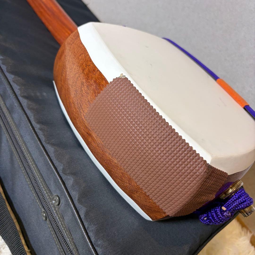 美品 津軽三味線 「美鈴」太棹　正寸　合皮　花梨　東さわり 胴掛け 銀河印