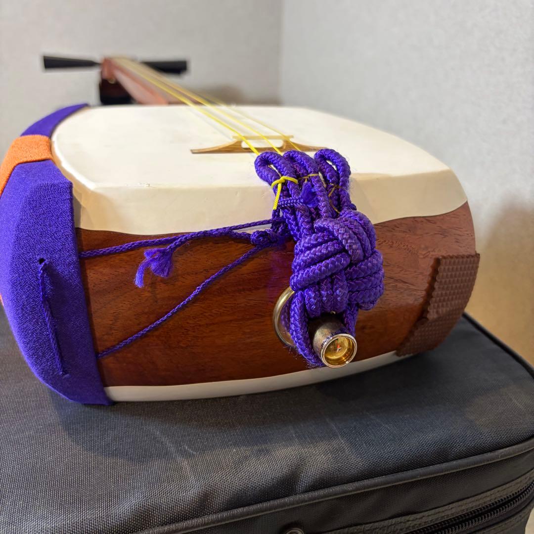 美品 津軽三味線 「美鈴」太棹　正寸　合皮　花梨　東さわり 胴掛け 銀河印