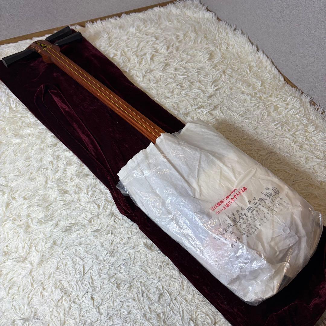 美品 津軽三味線 「美鈴」太棹　正寸　合皮　花梨　東さわり 胴掛け 銀河印