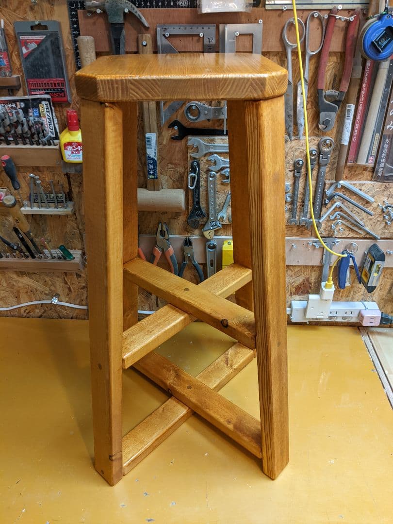 木製カウンタースツール（高さ 約62cm）チーク色