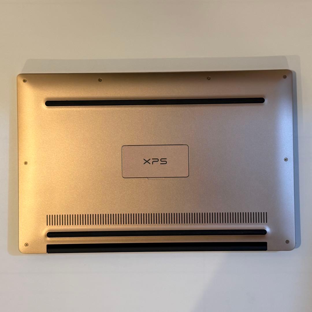 【ジャンク】Dell XPS 13 (9360) i7 ベタつき・変形・電池切れ