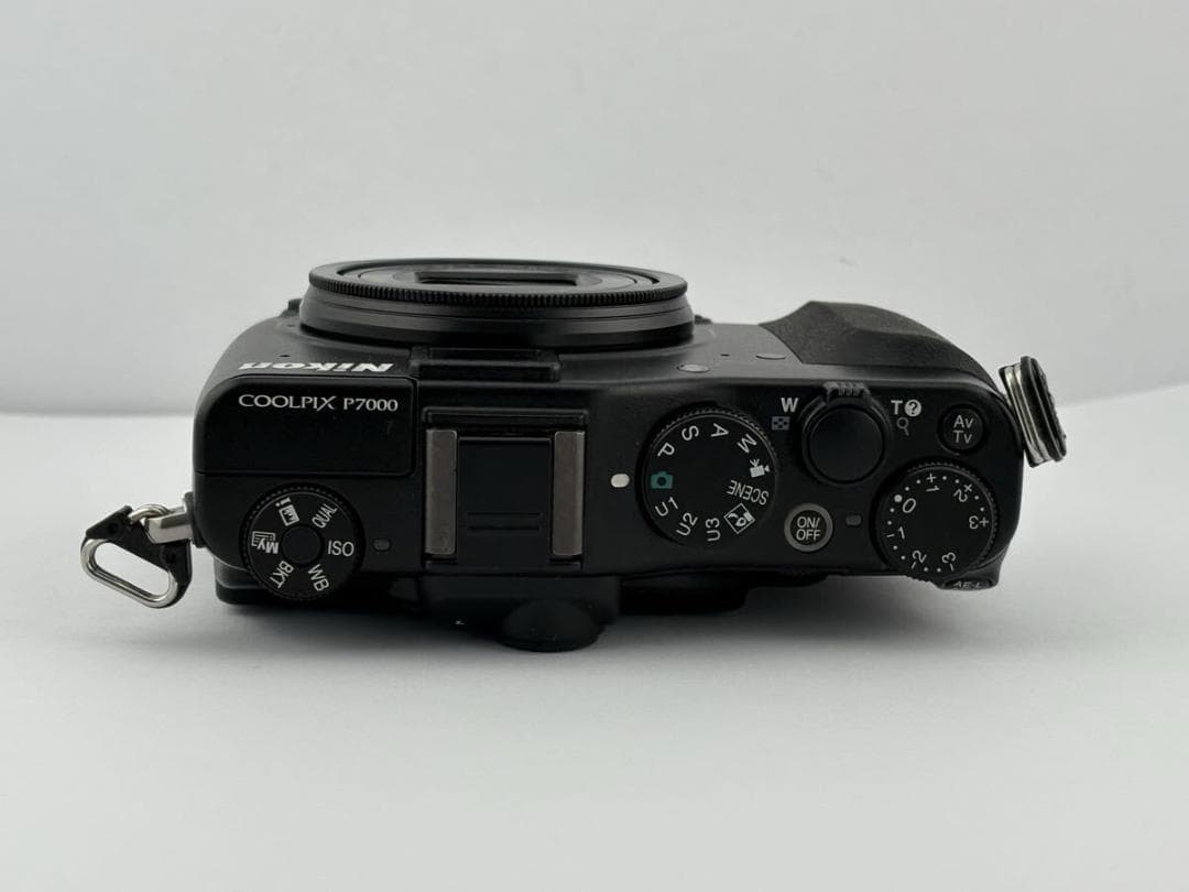 ★ニコン Nikon COOLPIX P7000 コンパクトデジタルカメラ