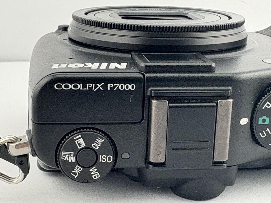 ★ニコン Nikon COOLPIX P7000 コンパクトデジタルカメラ