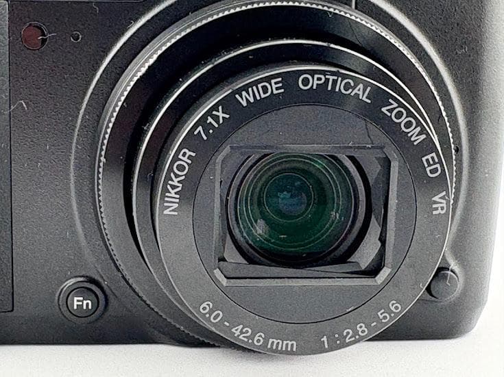 ★ニコン Nikon COOLPIX P7000 コンパクトデジタルカメラ