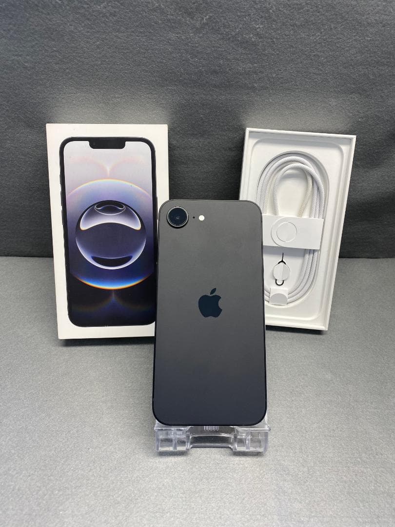 ほぼ未使用　国内版　SIMフリー iPhone16e 256GB 充電14回