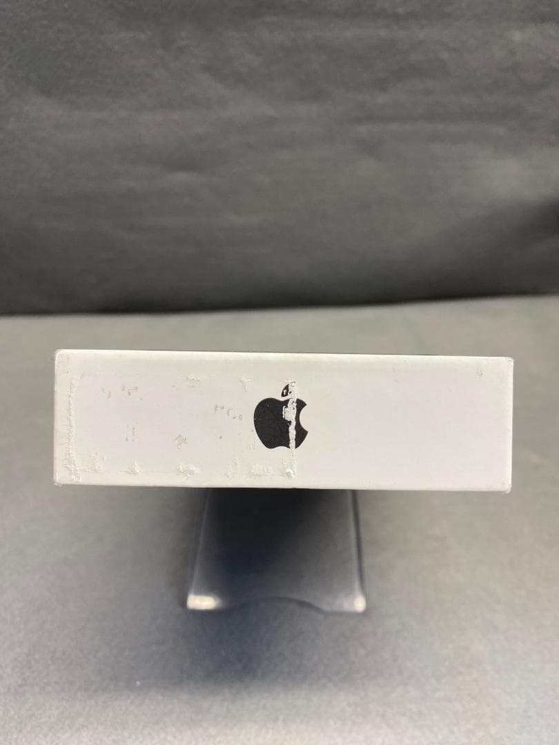 ほぼ未使用　国内版　SIMフリー iPhone16e 256GB 充電14回