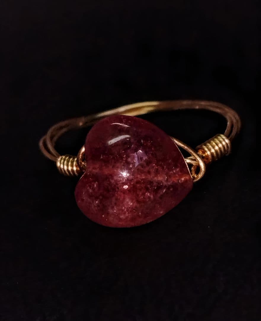 Kgf14 希少石 天然石 アフリカ産 ストロベリークォーツ ハート リング