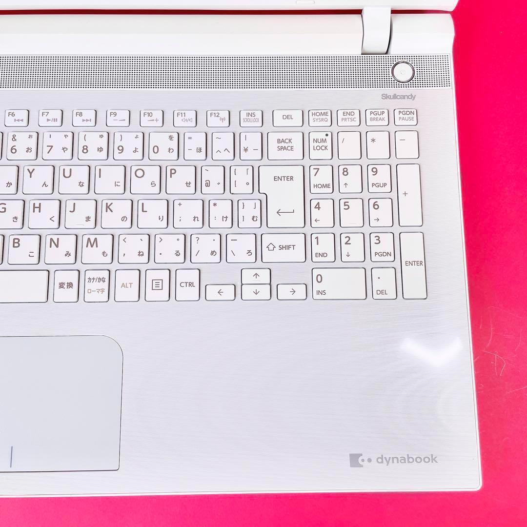 動作良好❣️ブルーレイ見れる✨️薄型ノートパソコン✨️可愛いホワイト！カメラ付きSSD