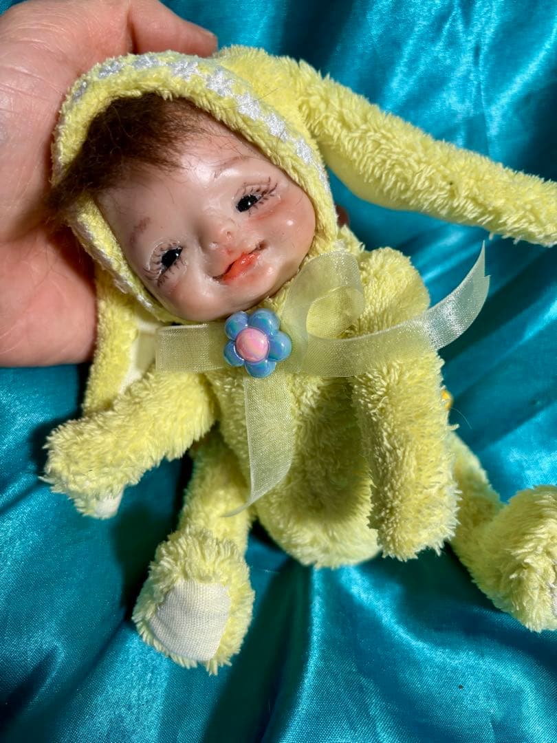ハンドメイド　樹脂粘土ベビー　イエローロップイヤーの子　OOAK 創作人形