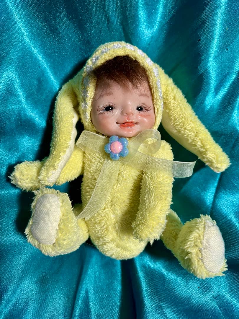 ハンドメイド　樹脂粘土ベビー　イエローロップイヤーの子　OOAK 創作人形