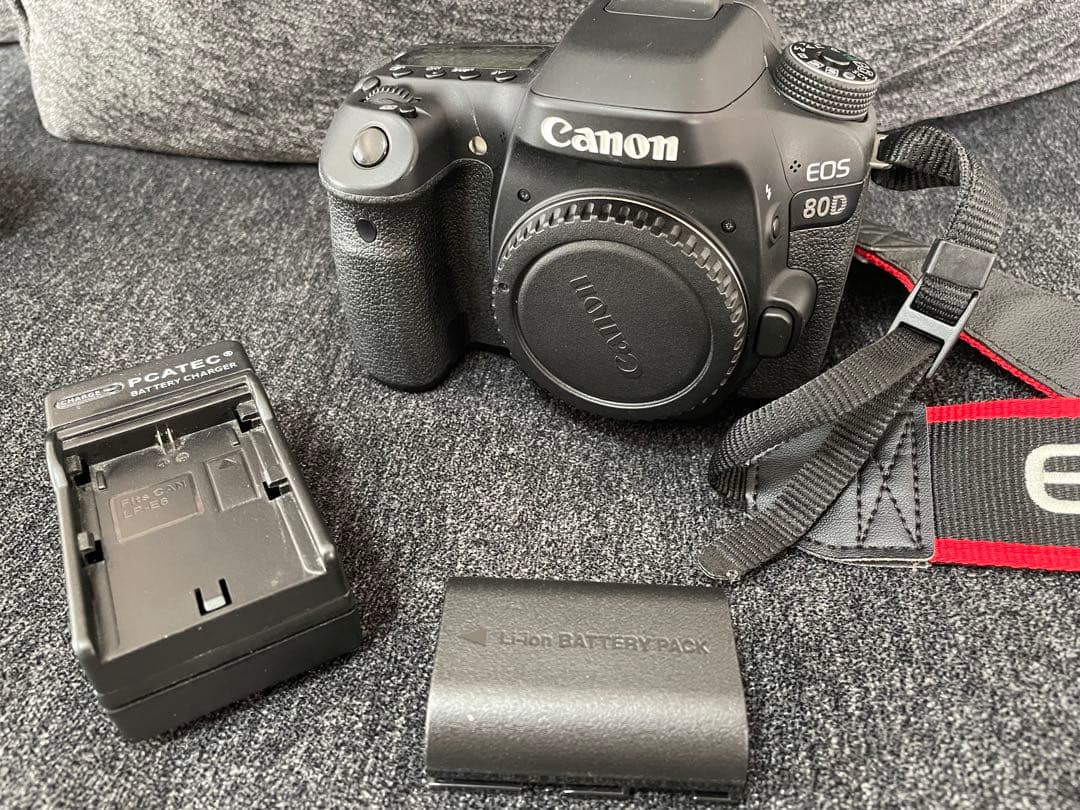 Canon EOS 80D デジタル一眼レフカメラ 本体とレンズ2本