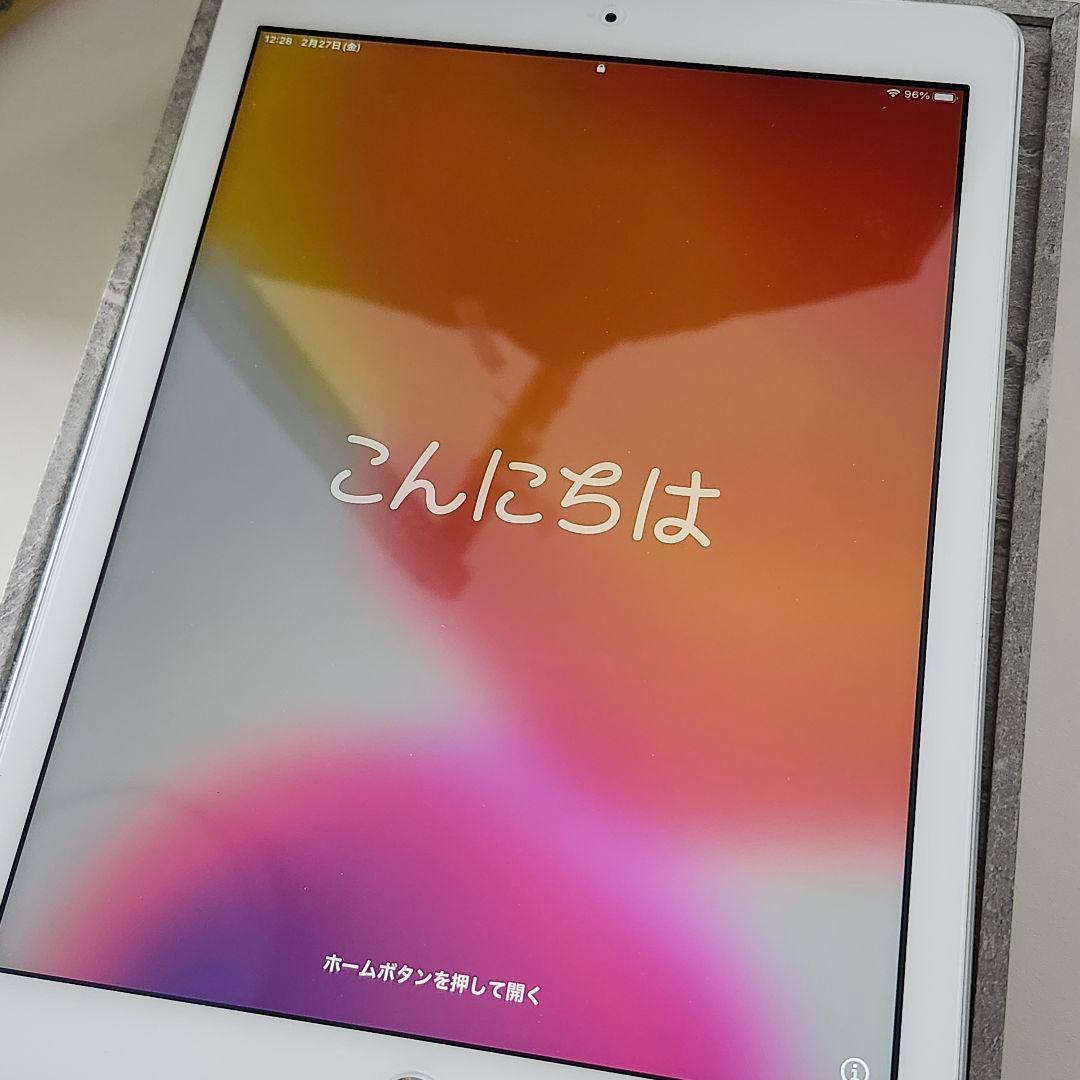 iPad 第5世代　Wi-Fi + Cellularモデル
