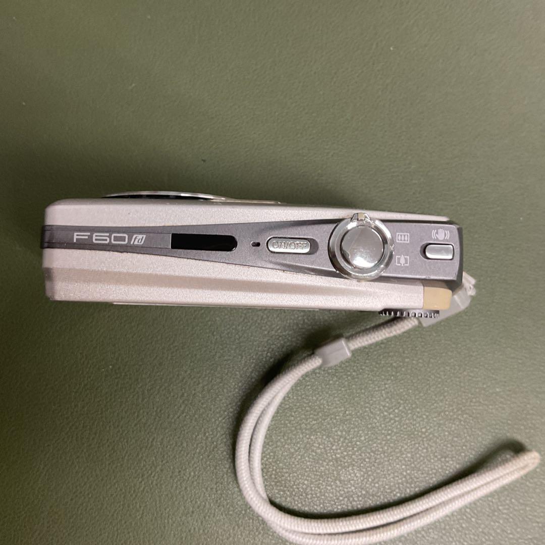 D1169 Fujifilm FinePix F60fd カメラ