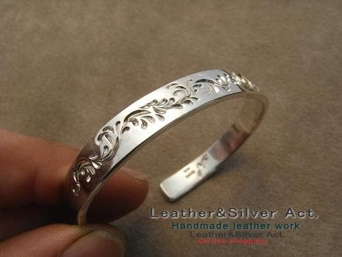 シルバーバングル 太陽と唐草　シルバー925、ｋ18　手彫り唐草、手彫り　メンズ