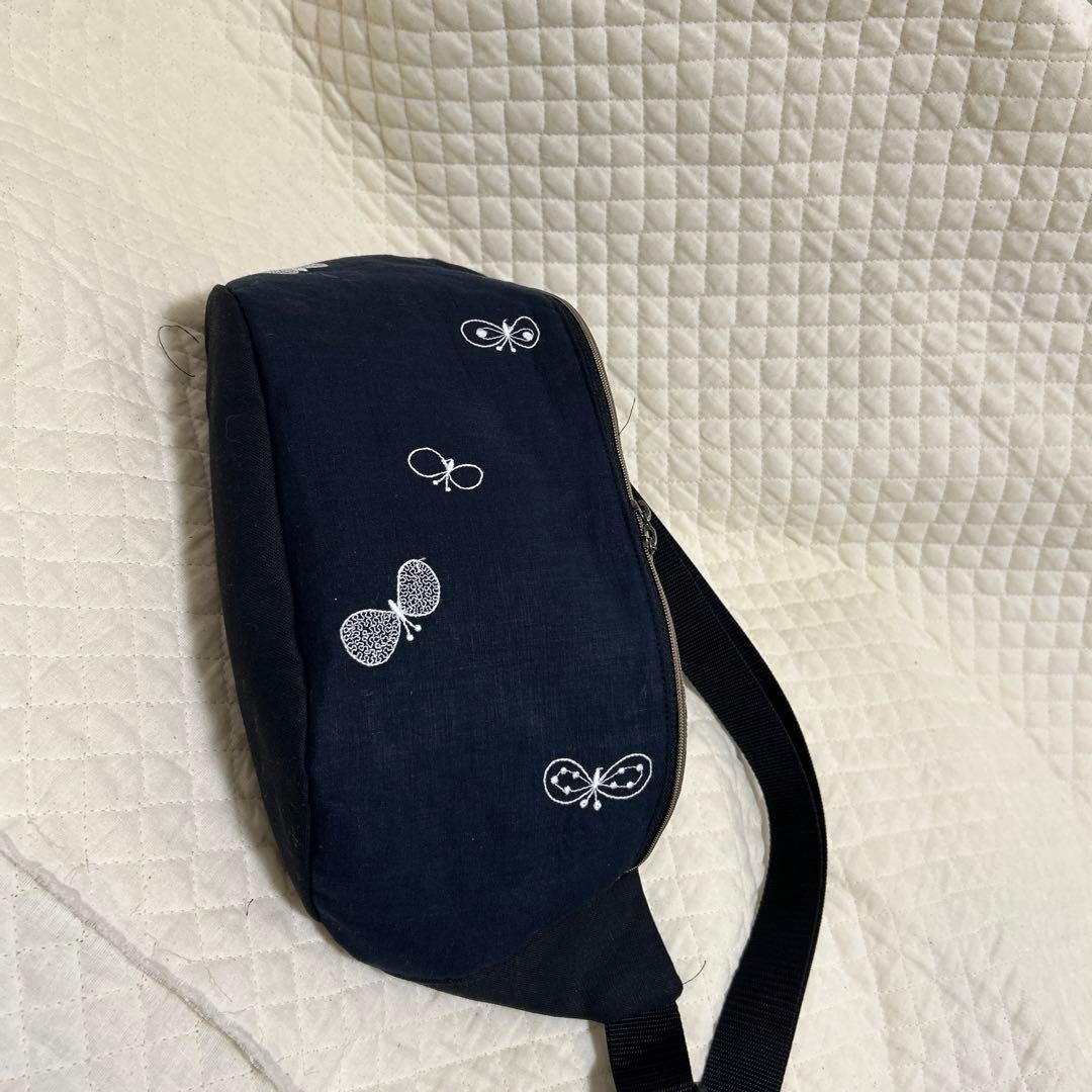 ミナペルホネン　2wayボディバッグ　chouchoネイビー　ハンドメイド
