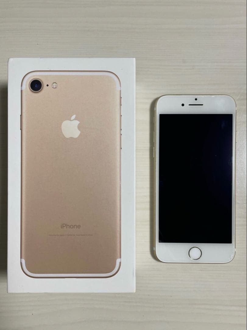 Apple iPhone7 ゴールド　128GB