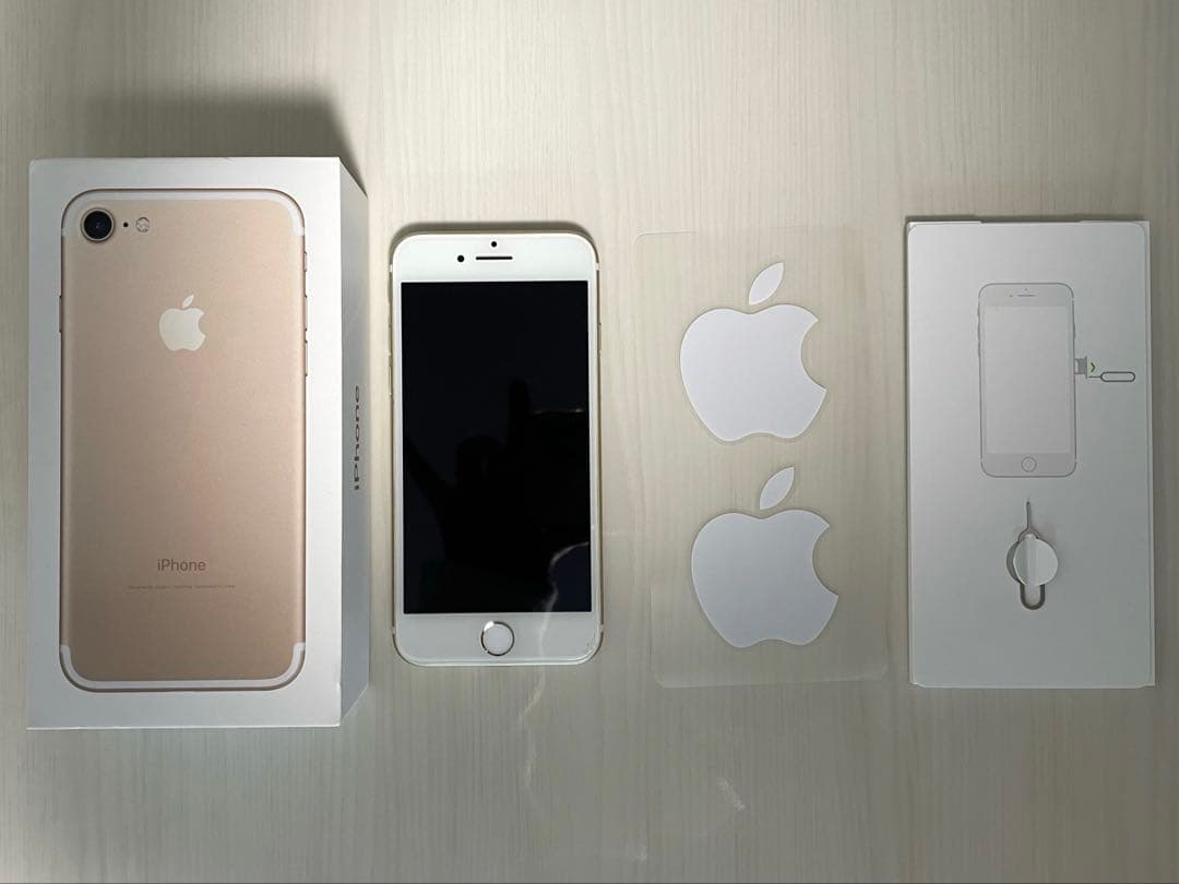 Apple iPhone7 ゴールド　128GB