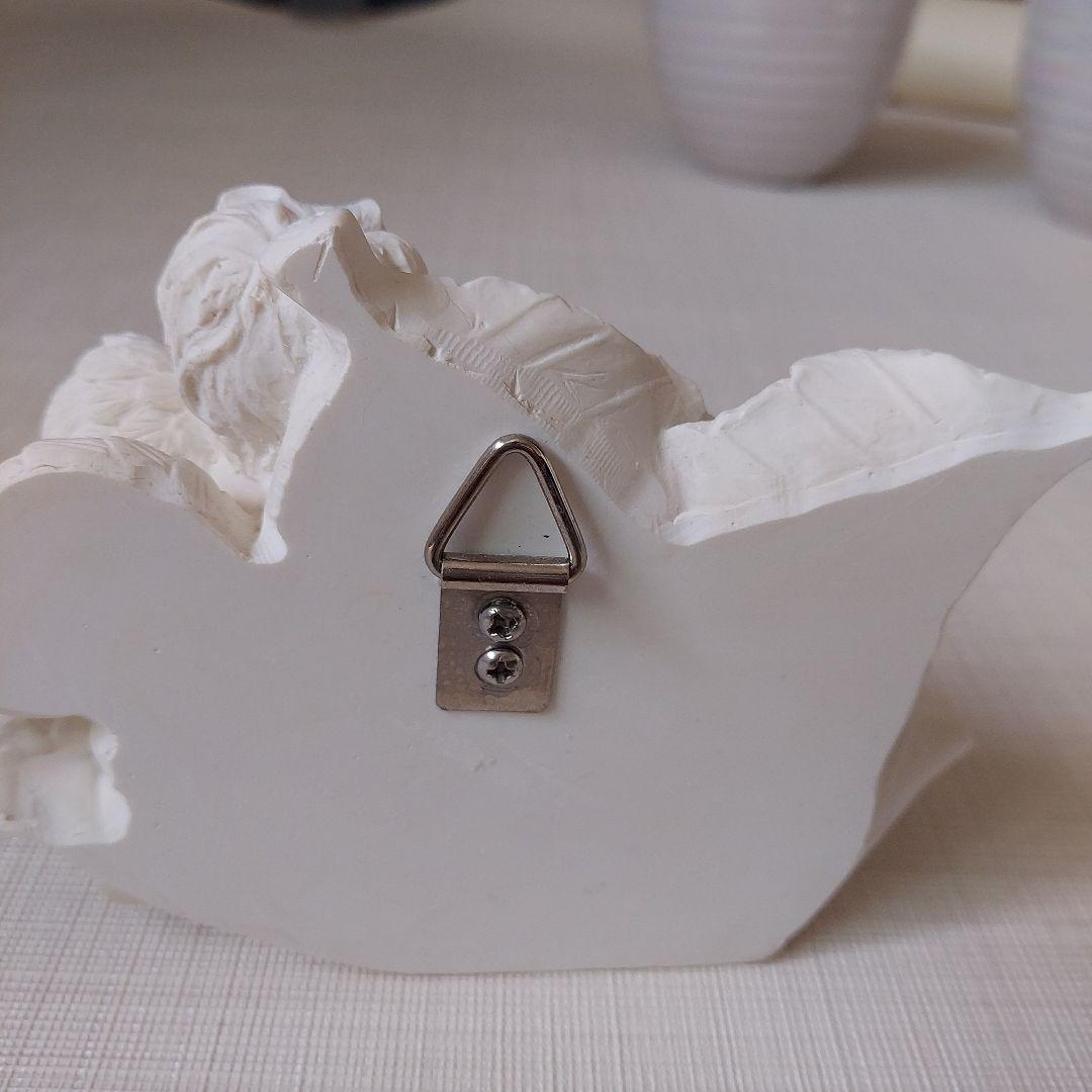 ②花器陶器製天使と葉の飾り