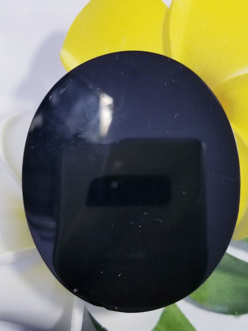 KM-43 訳あり‼️ 天然青瑪瑙カメオルース　白蝶貝・オニキス枠付