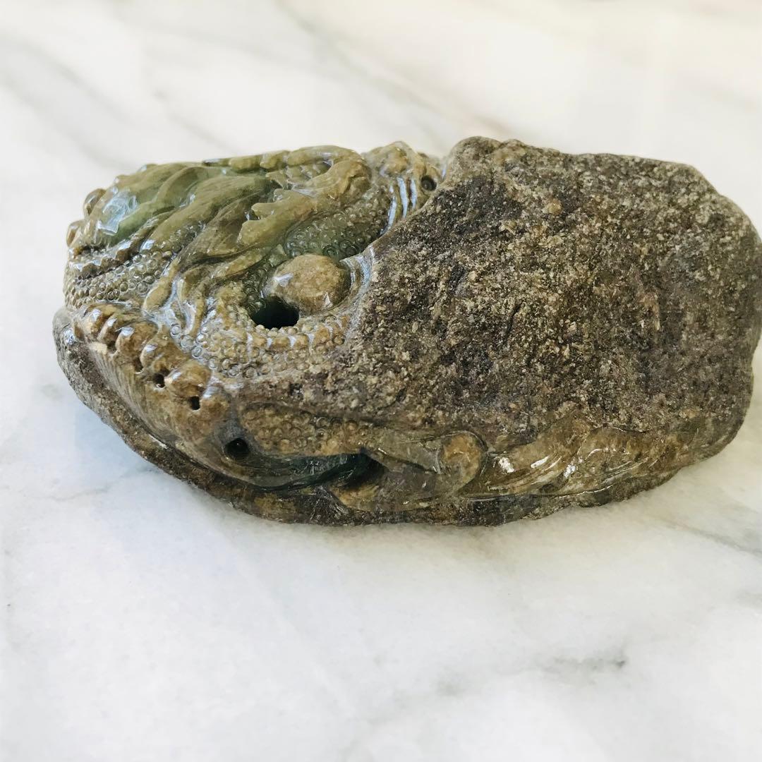 [P323-001］翡翠　オブジェ　ミャンマー産　ペンダントトップ　龍　原石