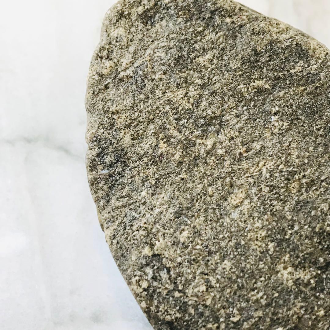 [P323-001］翡翠　オブジェ　ミャンマー産　ペンダントトップ　龍　原石