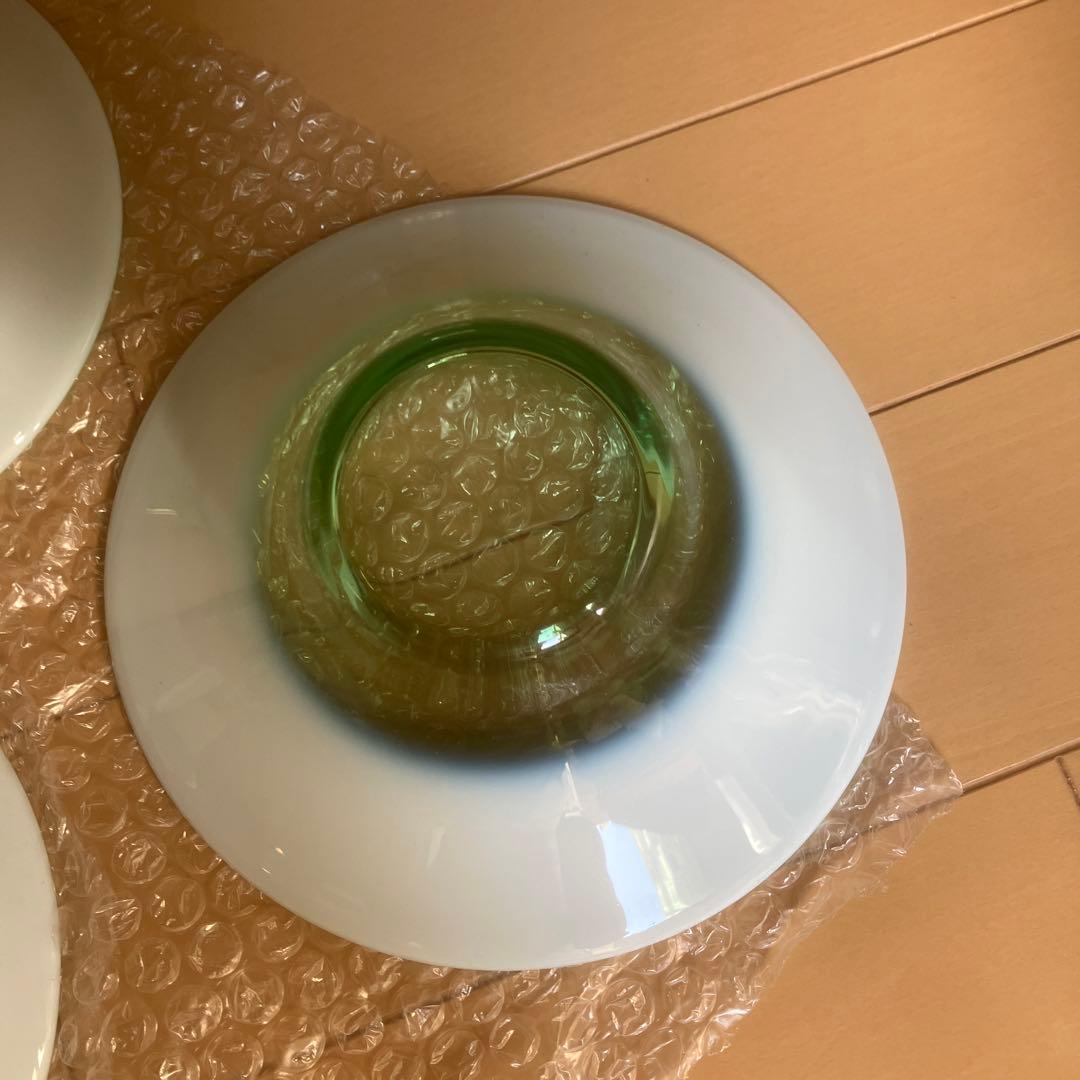 グリーンと白のガラスの器5つセット