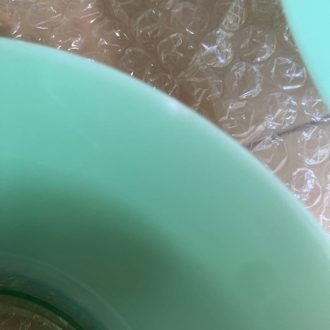 グリーンと白のガラスの器5つセット