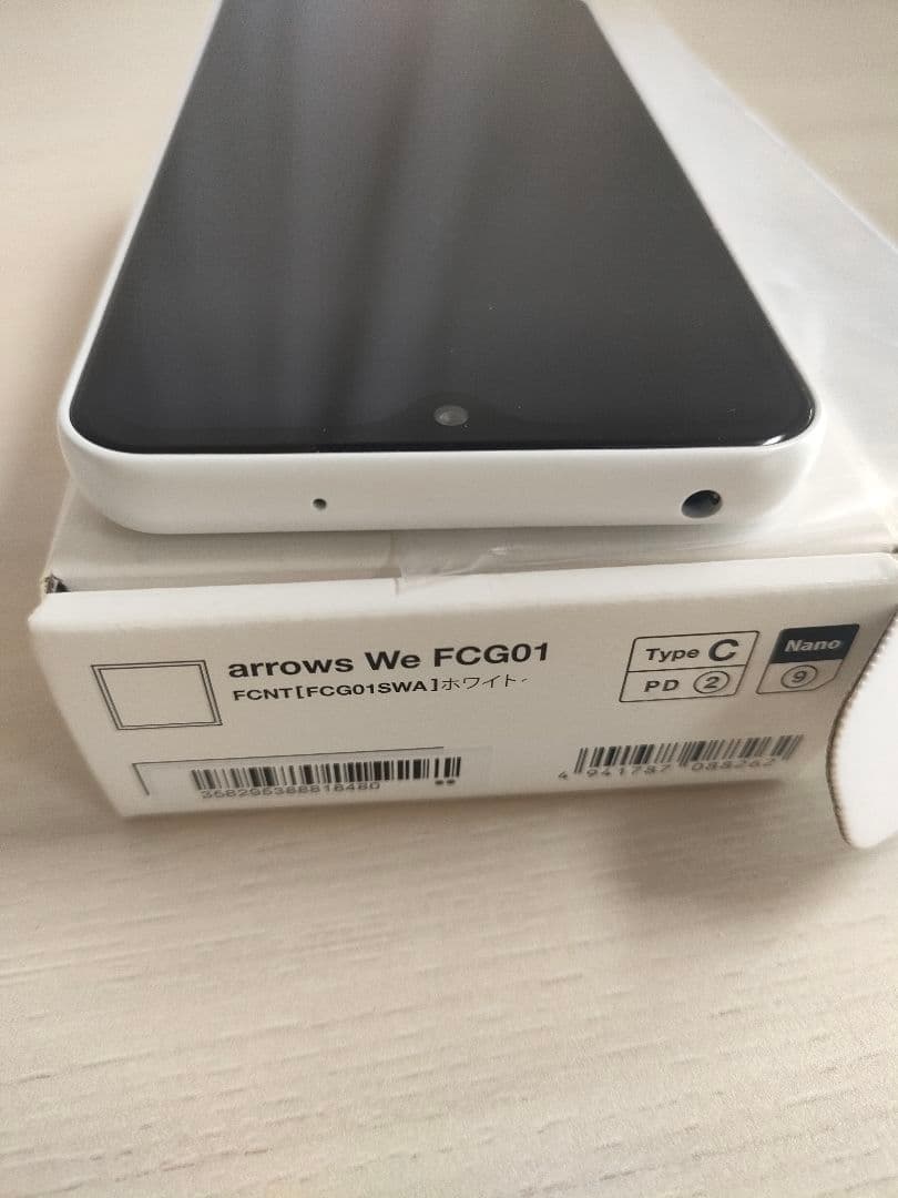 arrows We FCG01 ホワイト箱、取説付 64GB
