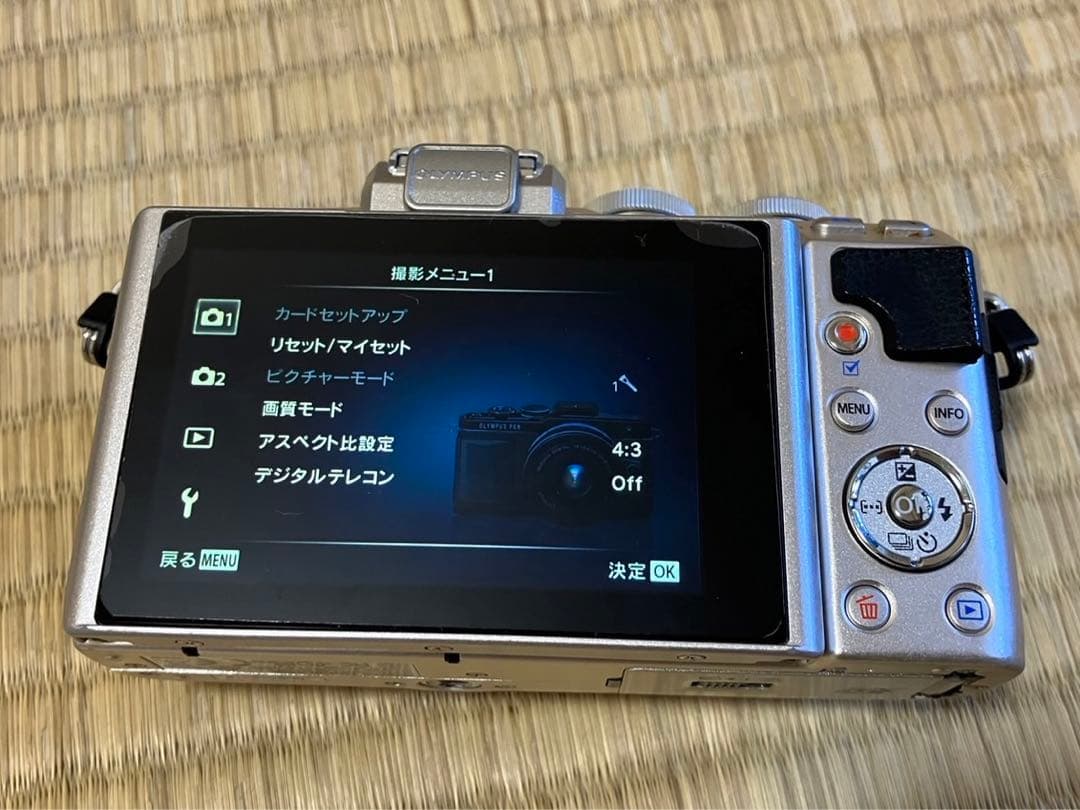 KRGMOLYMPUS PEN Lite E-PL7ボディシルバーレンズ無