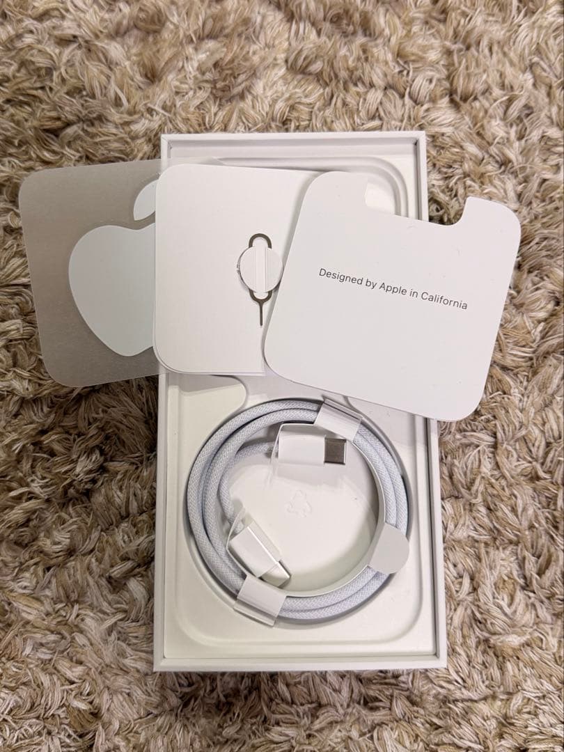 Apple iPhone 15 256GB 箱、付属品あり
