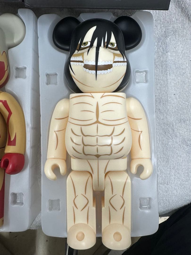 ●【希少】BE@RBRICK 進撃の巨人 400％ 3点セット