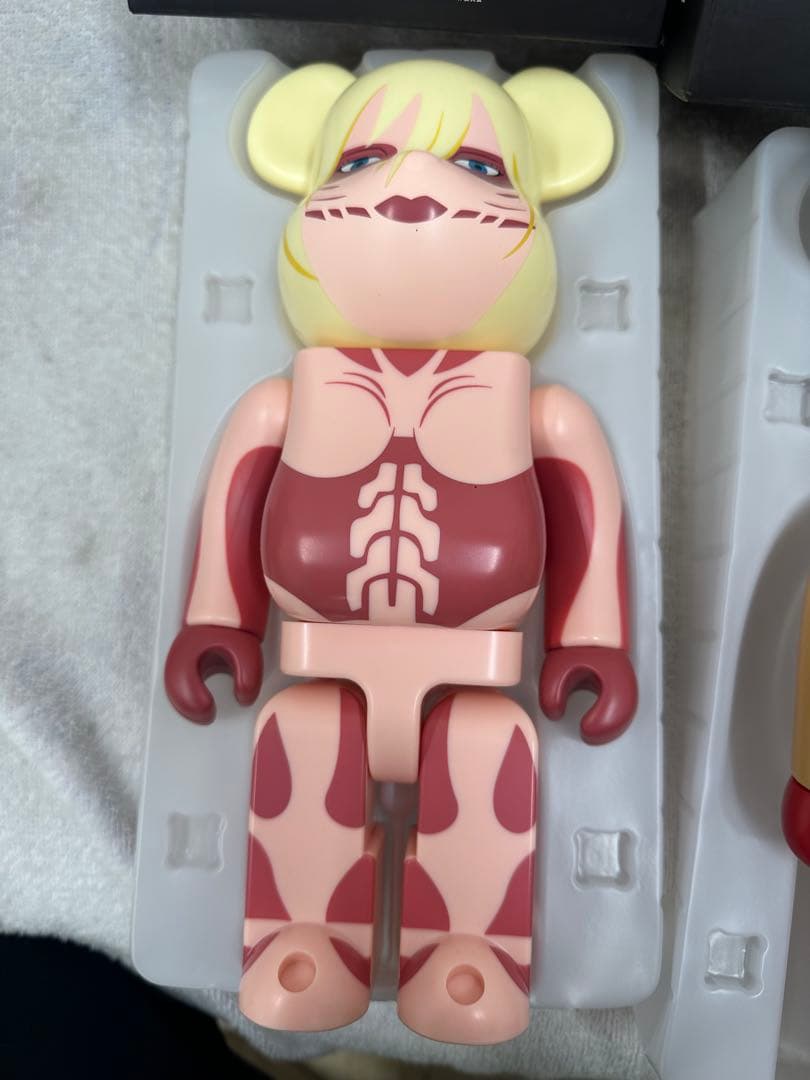 ●【希少】BE@RBRICK 進撃の巨人 400％ 3点セット