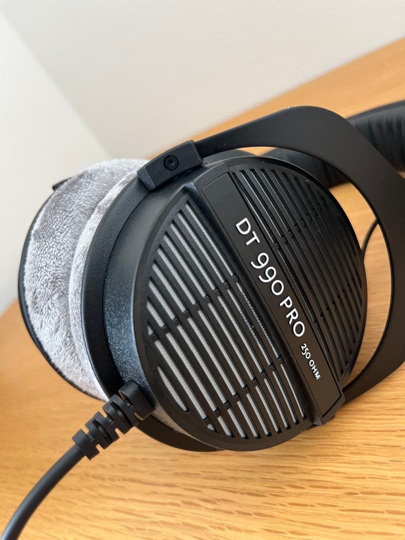 新品同様 beyerdynamic DT990 PRO ヘッドホン 250Ω